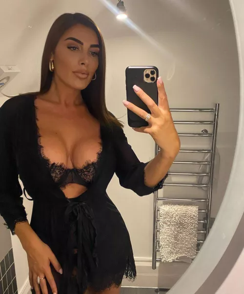 Ready to go out for the night😍