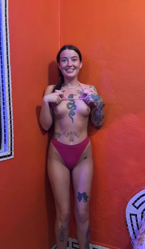 Sale on my onlyfans for the next 10 people 😻 links below 