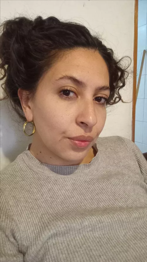 say ''yes'' if you're into older women and i can send you something