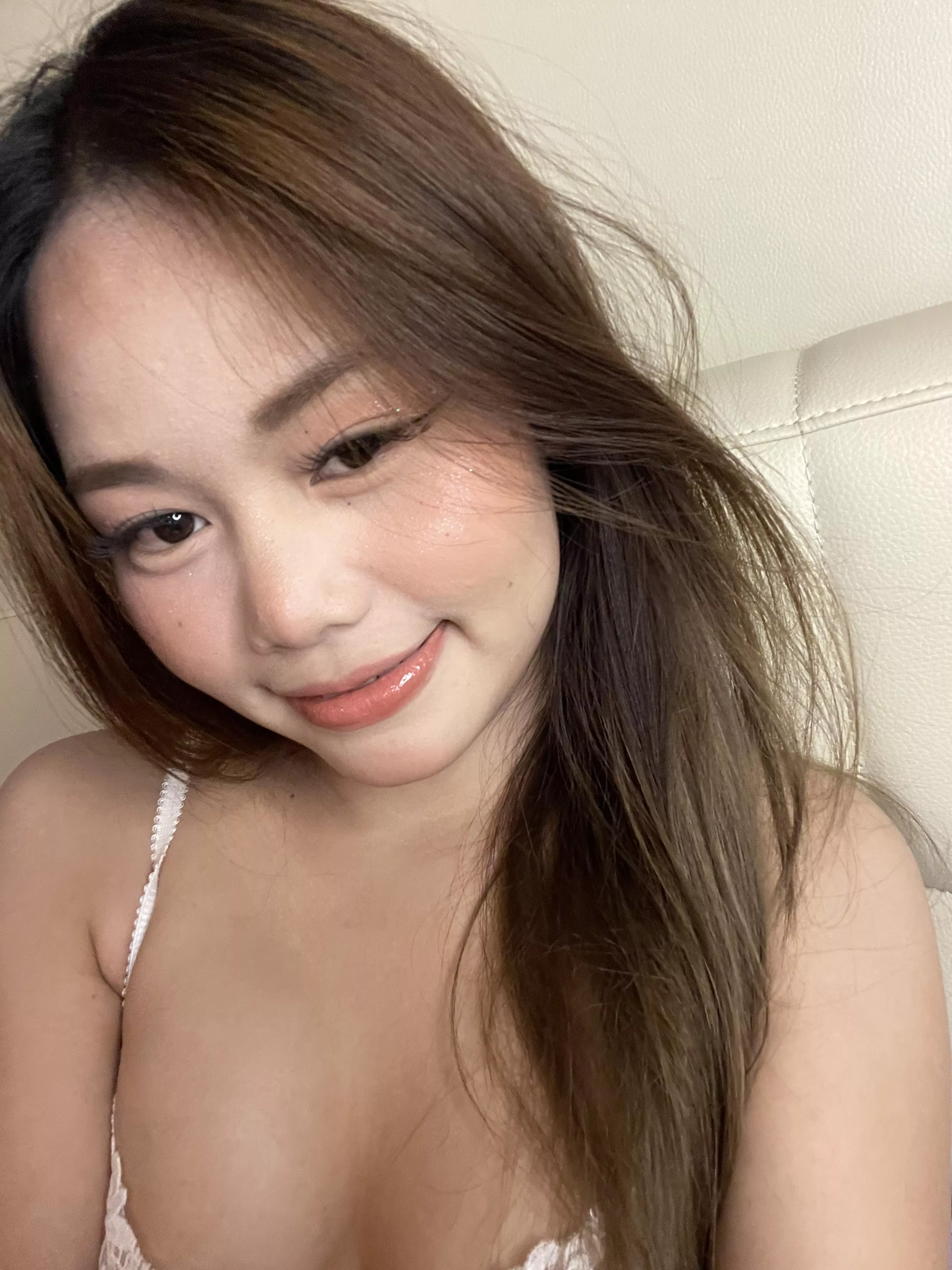 schonmal eine asiatin ohne kondom gefickt oder kann ich die erste sein?