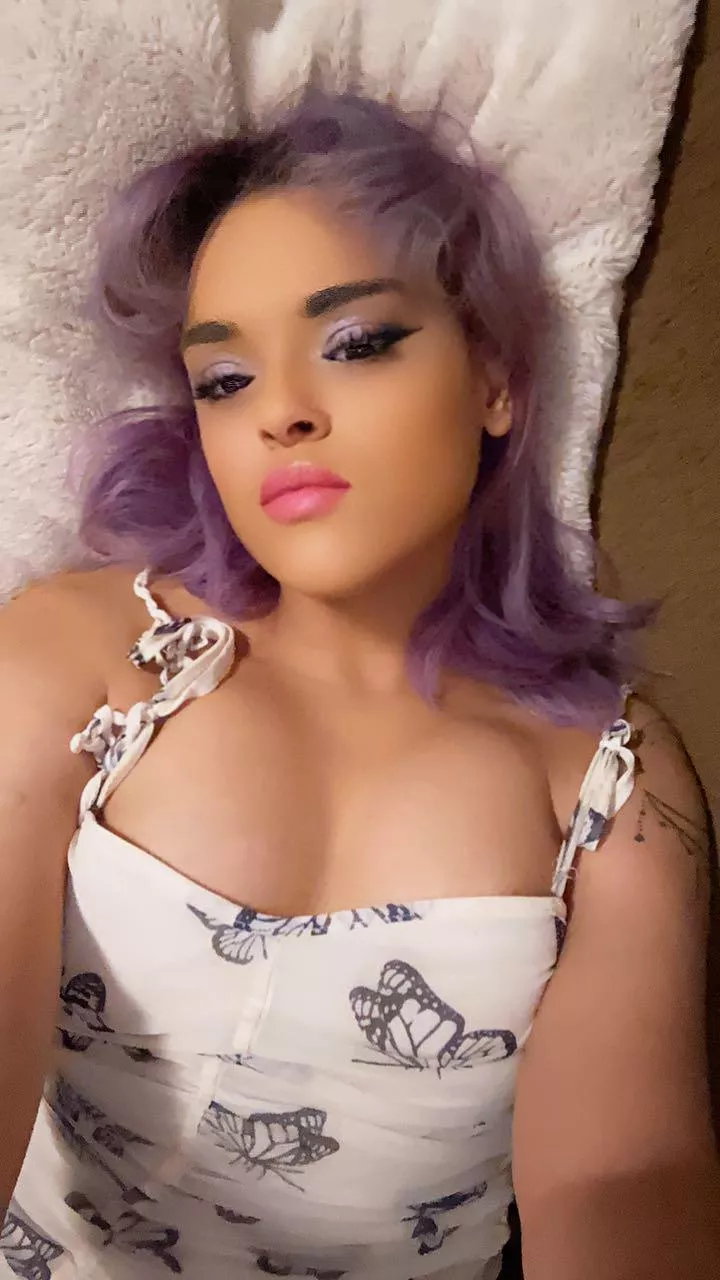 Should I put on a new set of lashes or stay natural