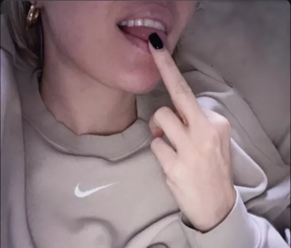 So pathetic that you goon to this 