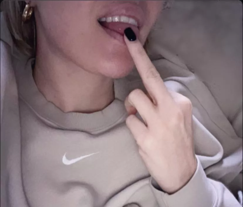 So pathetic that you goon to this 