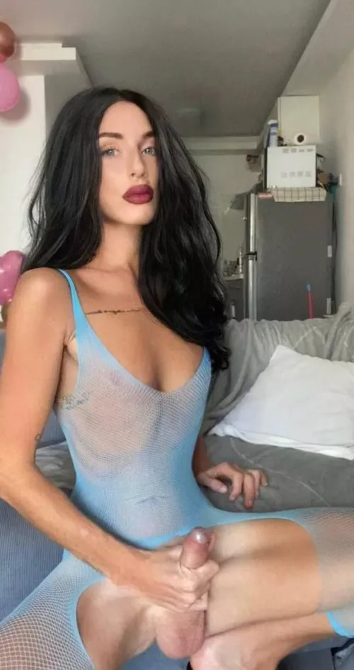 Sunday  morning should start off with us jerking and sucking each other  🍆💦🇬🇧