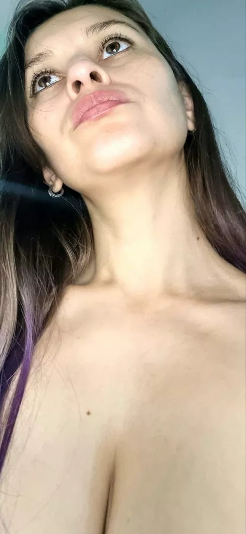 This photo is for you to enjoy my nostrils