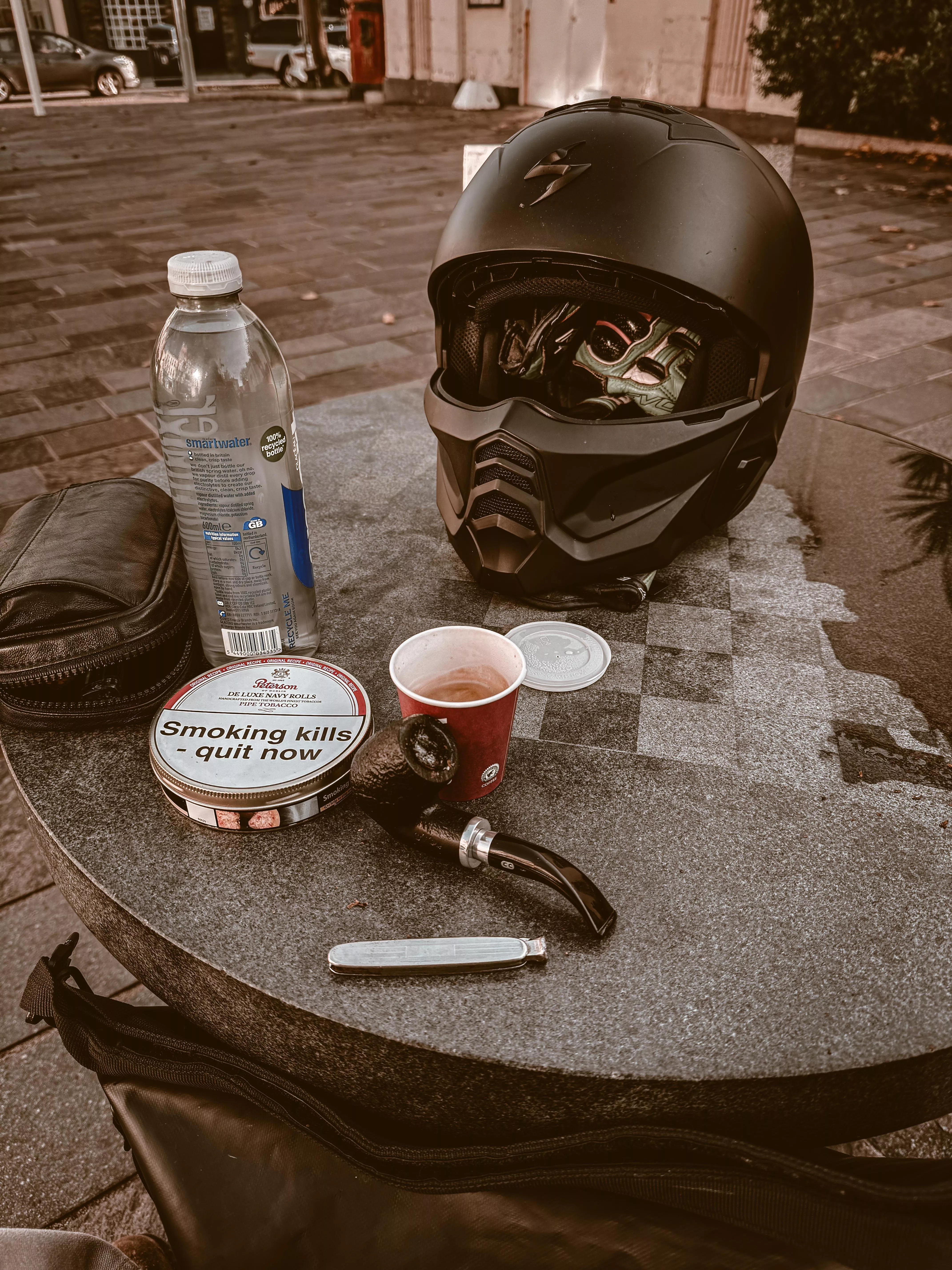 Took a trip to the other side of the island for work. Just having a slow smoke in town centre before I start my 24hr shift. 