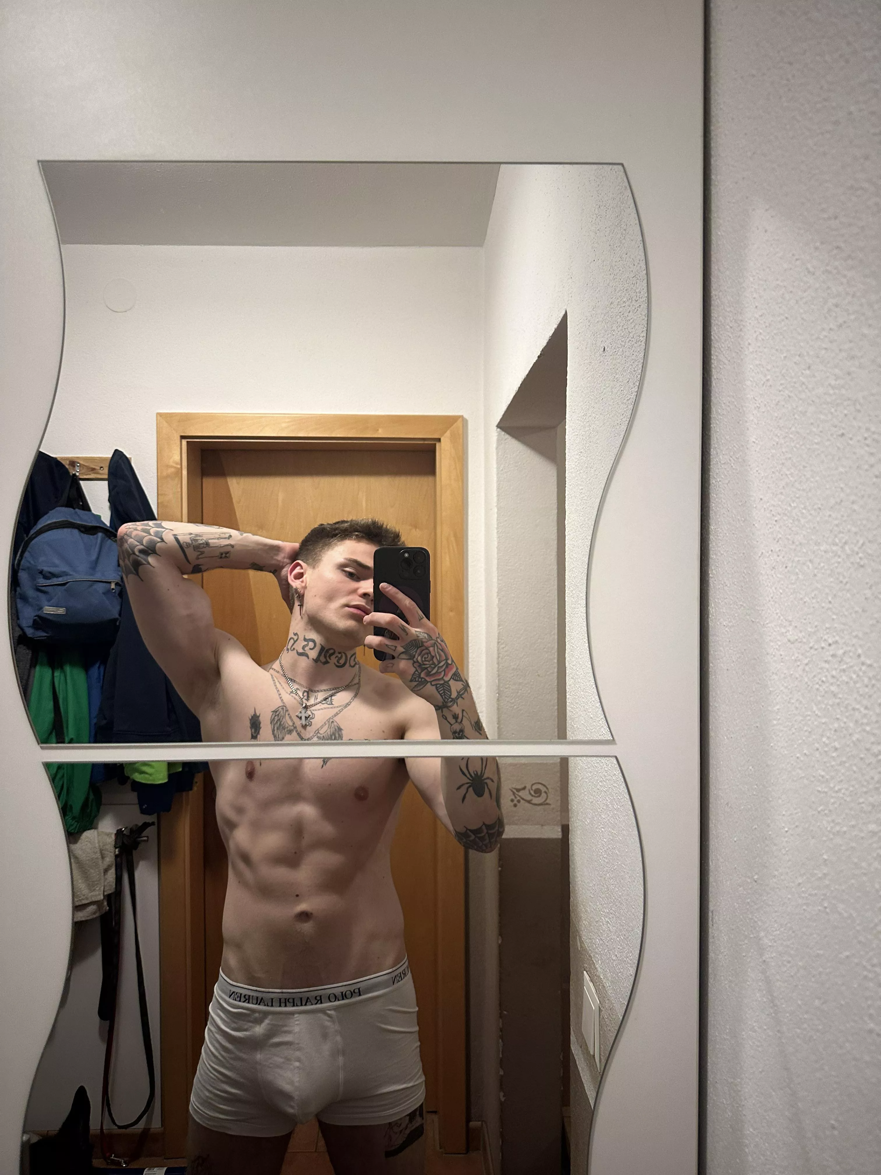 what did u notice first ?👀