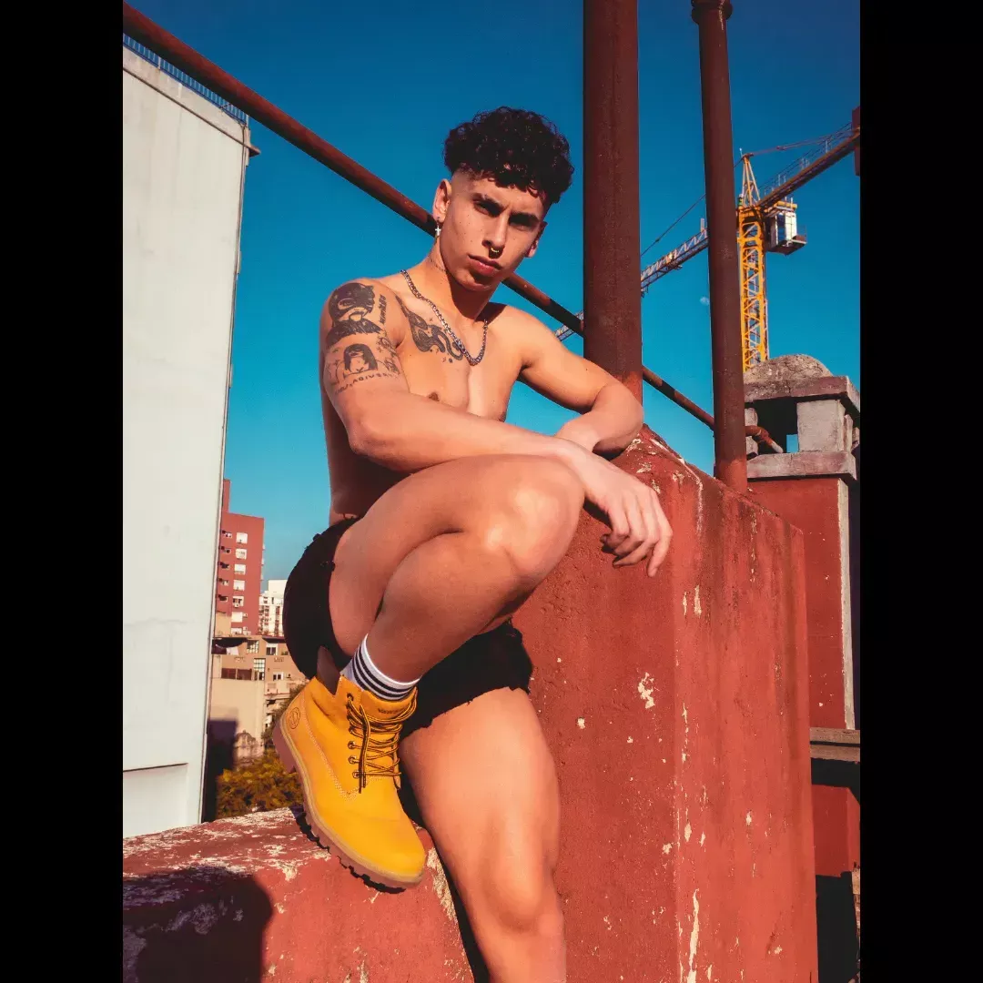 What's your tongue licking first?	