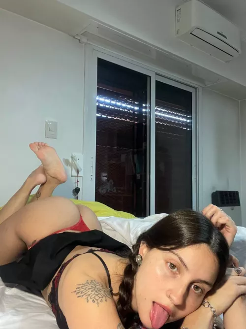 whos addicted to teen ass here 