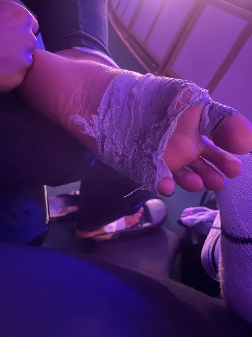 Will you help heal my wounds with your cum😏