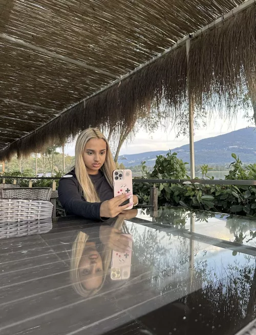 You don’t deserve your money but I do 🍑💅🏽