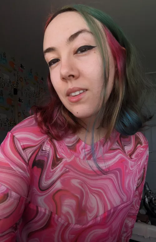 Your alt egirlfriend waiting for your messages