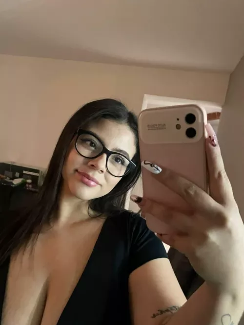 19 [F4M] looking for a daddy this weekend