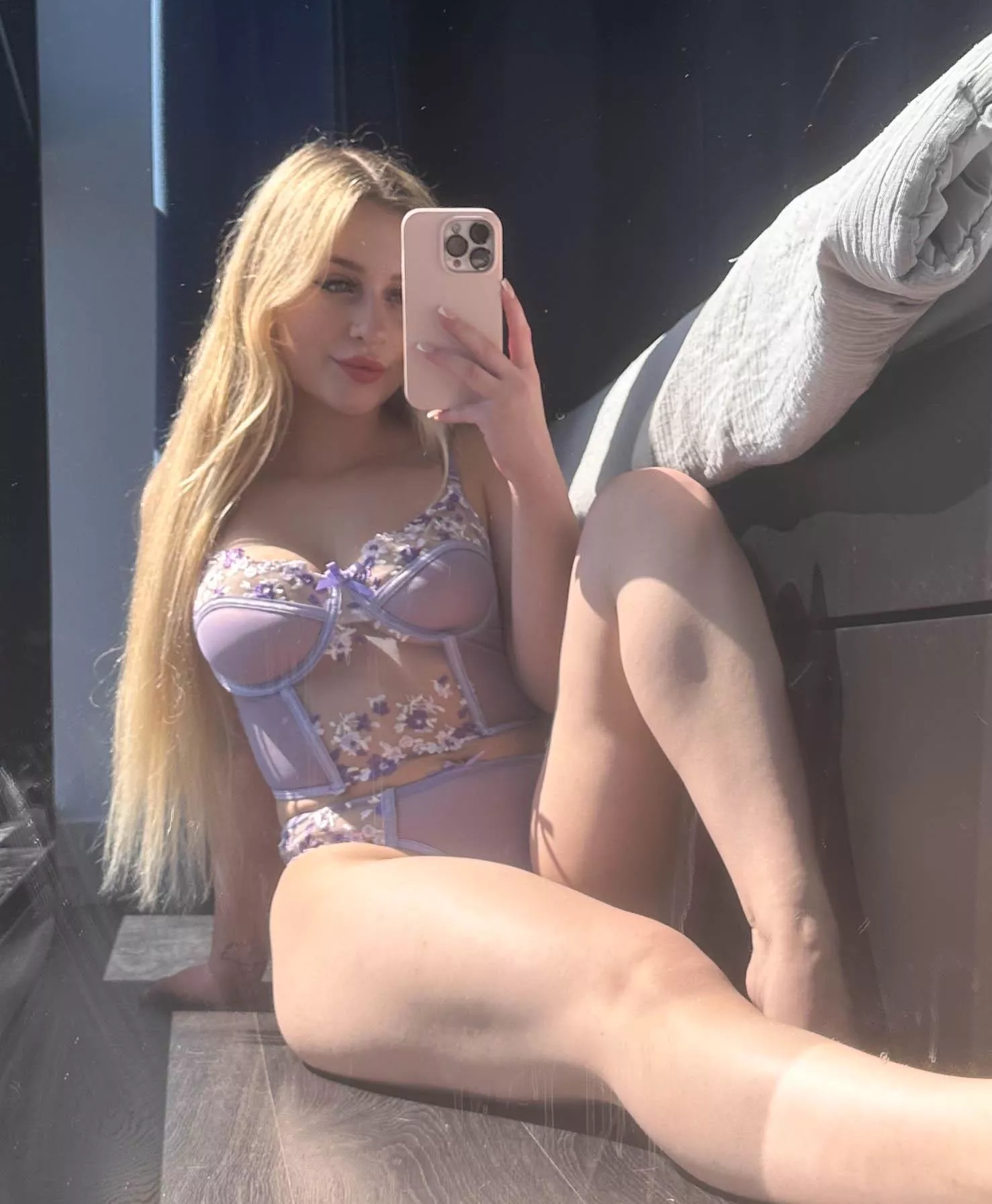 21 [F4M] I wanna get filled tonight in this very same position where I can see us completely on the mirror