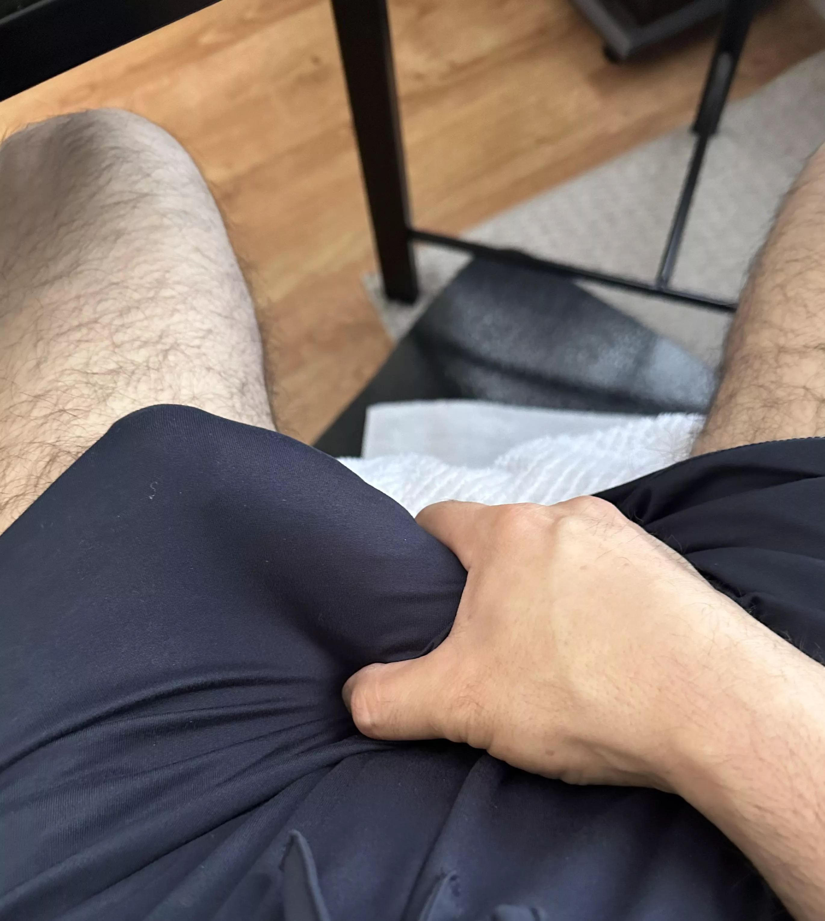 51 [M4M] – Bi-curious? Bisexual male looking for a laid-back and fun FWBs / NSA discreet connection. I’m a top and into HJs, JO, BJs, edging, frotting, STR8 porn, and open to discovering even more exciting experiences. I can host!