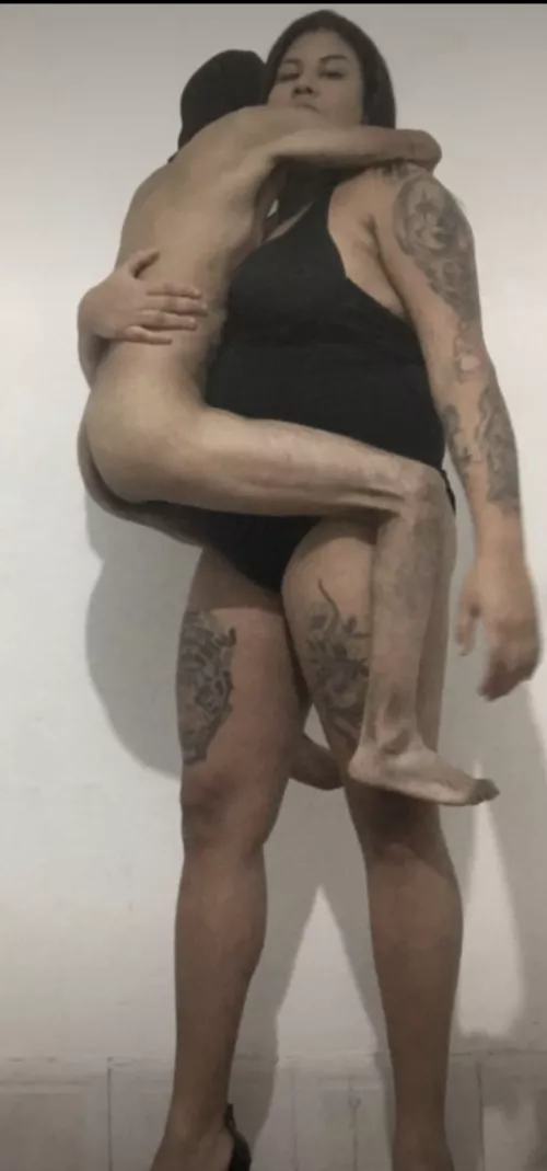 6'4 Amazon with her 4'8 manlet