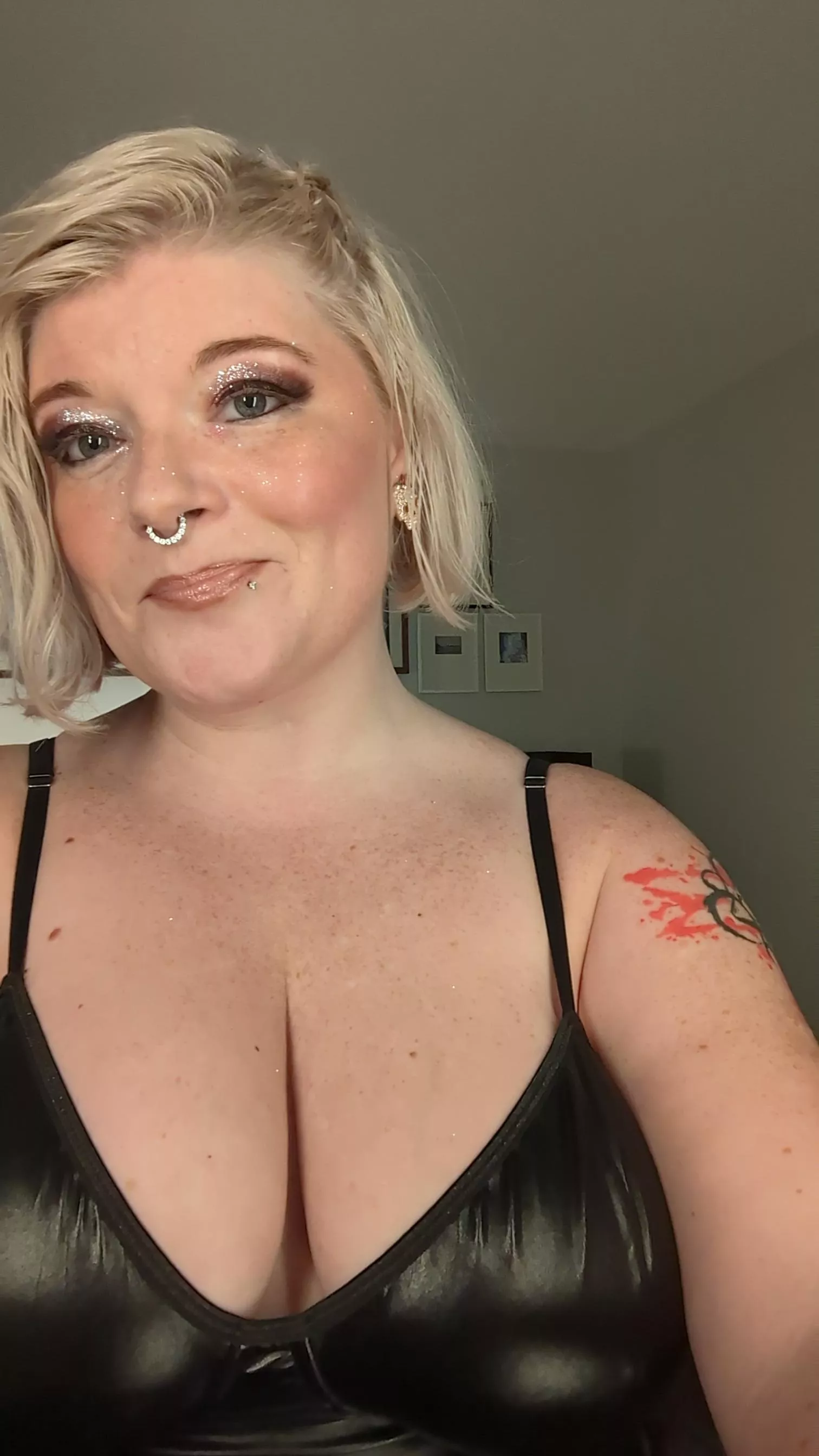 Always showing off the freckles!