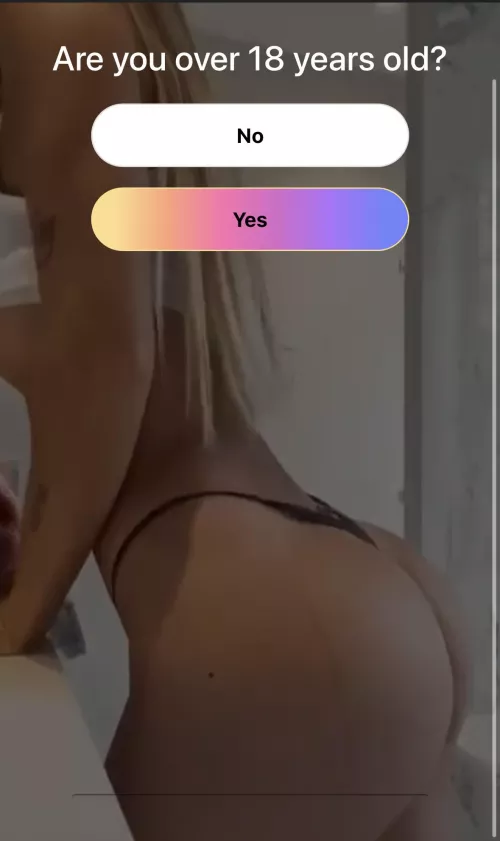 Anyone know who she is? Ik kinda long shot