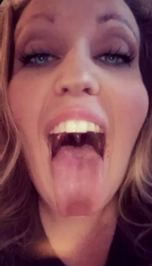 Cum get in my tummy. Hurry before my sale ends! 