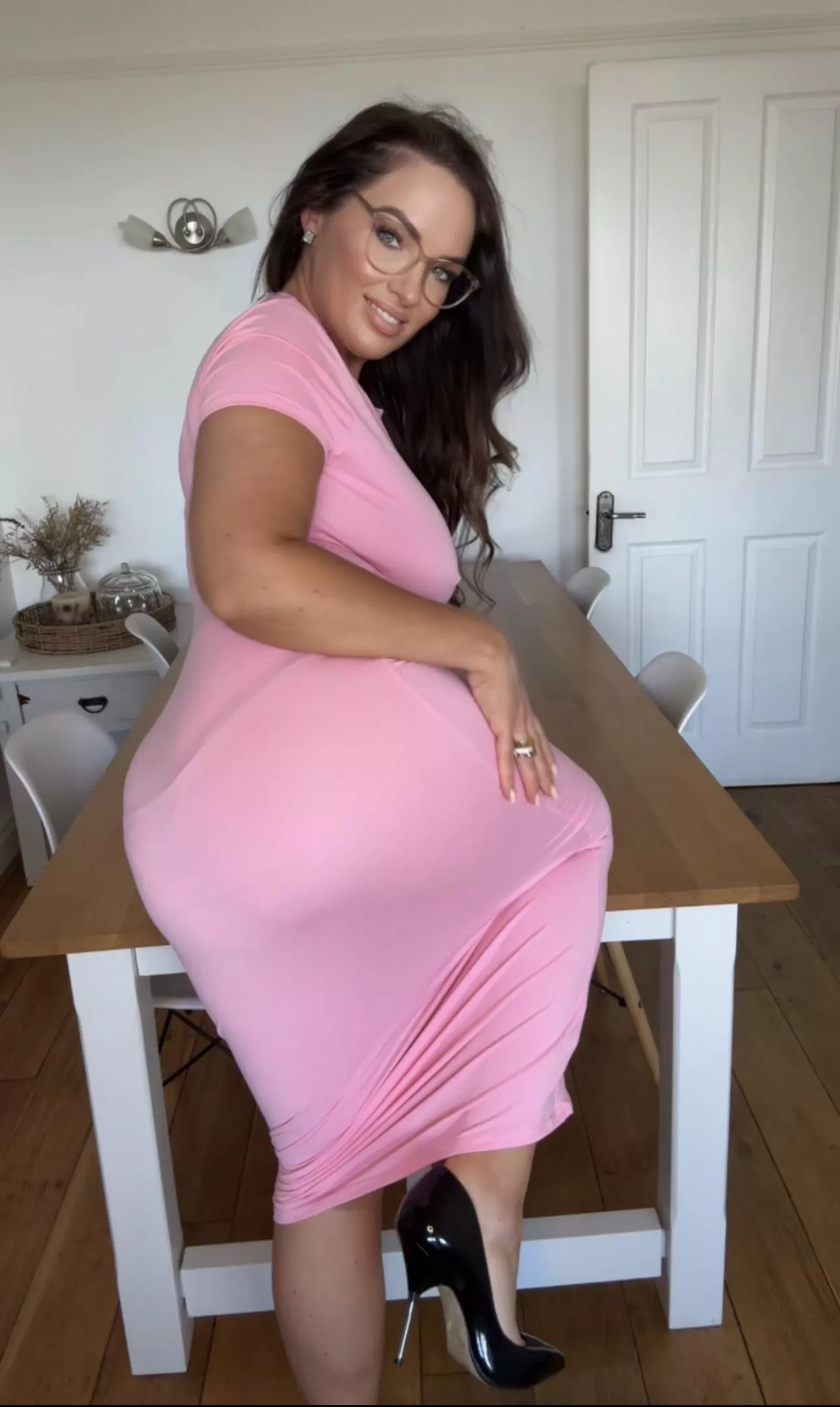 Do my black heels look ok with my pink dress