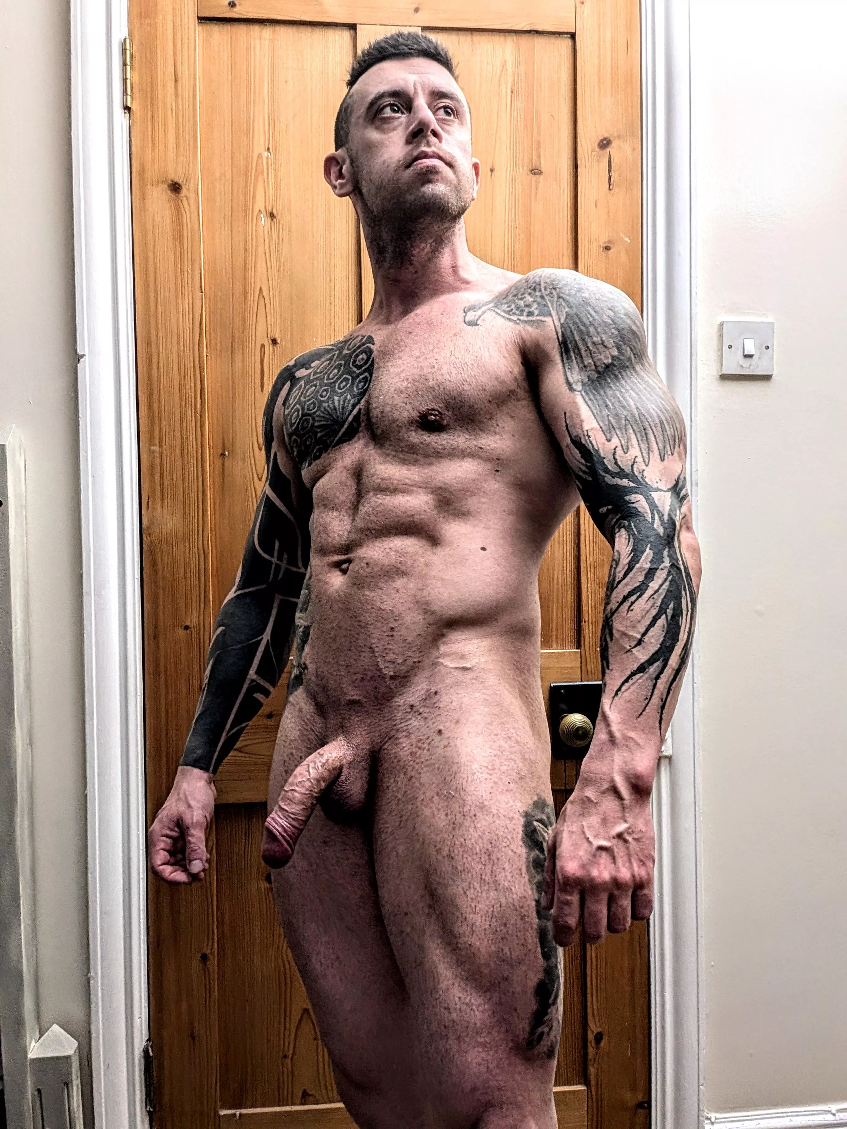 doing my best nude 'che guevara' look 😂😂😅[36]