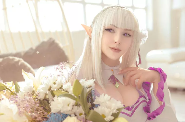 Emilia cosplay by (Kuroitsune) 