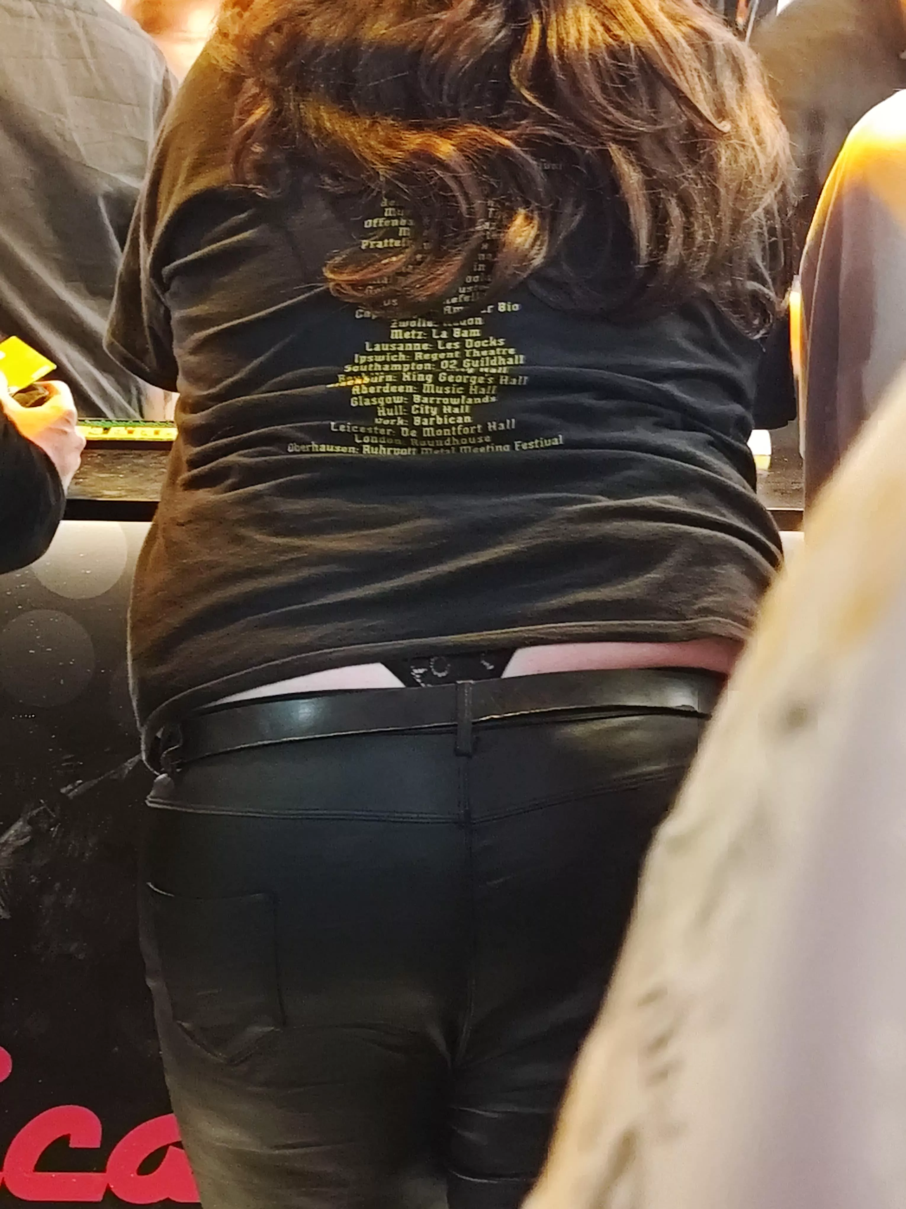 Got sent a pic by my friends whilst I was at the bar 🤦‍♂️😬 now they know my underwear choice 🙄😲