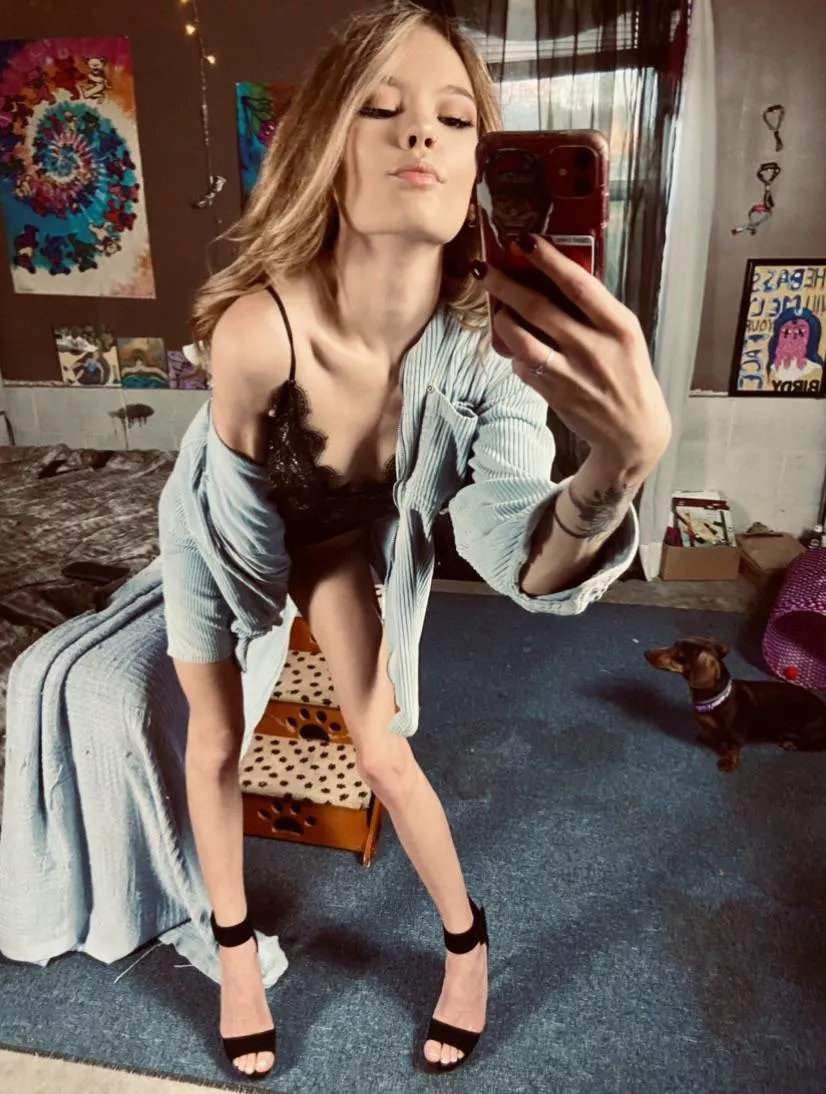 Help me get to 500 fans !! FREE ONLYFANS!🔥🍑Amateur XXX star!🍭 Lubed & tiny 4K performer 😚😜 ONLINE TONIGHT 💋 over 7,000 likes 🥳🔥 LOADS of content to choose from!! 🎥 Cum play with me 🐰😛😜