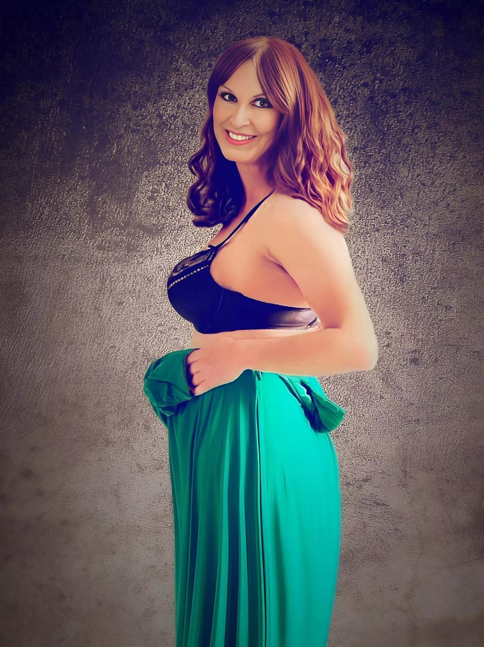 Hey, stop peeking, I'm not dressed yet......
