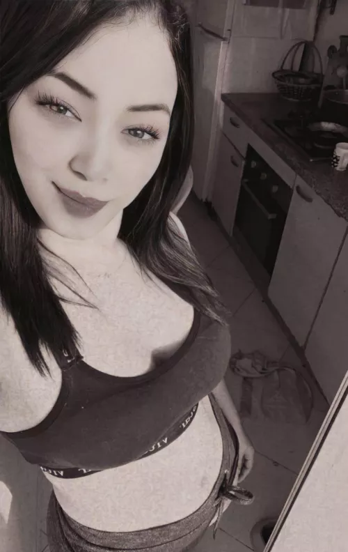 Hi sub your goddess is here to take control of your life I'll tell you what to do 😈