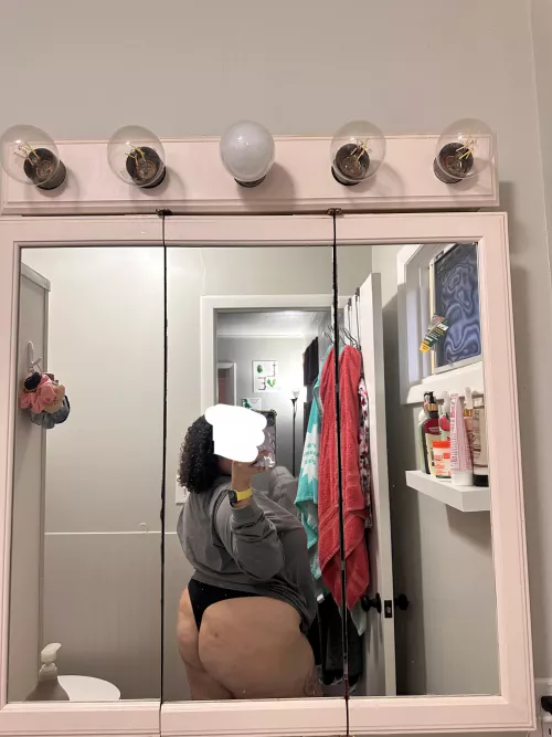 i’m 23, message me :) 