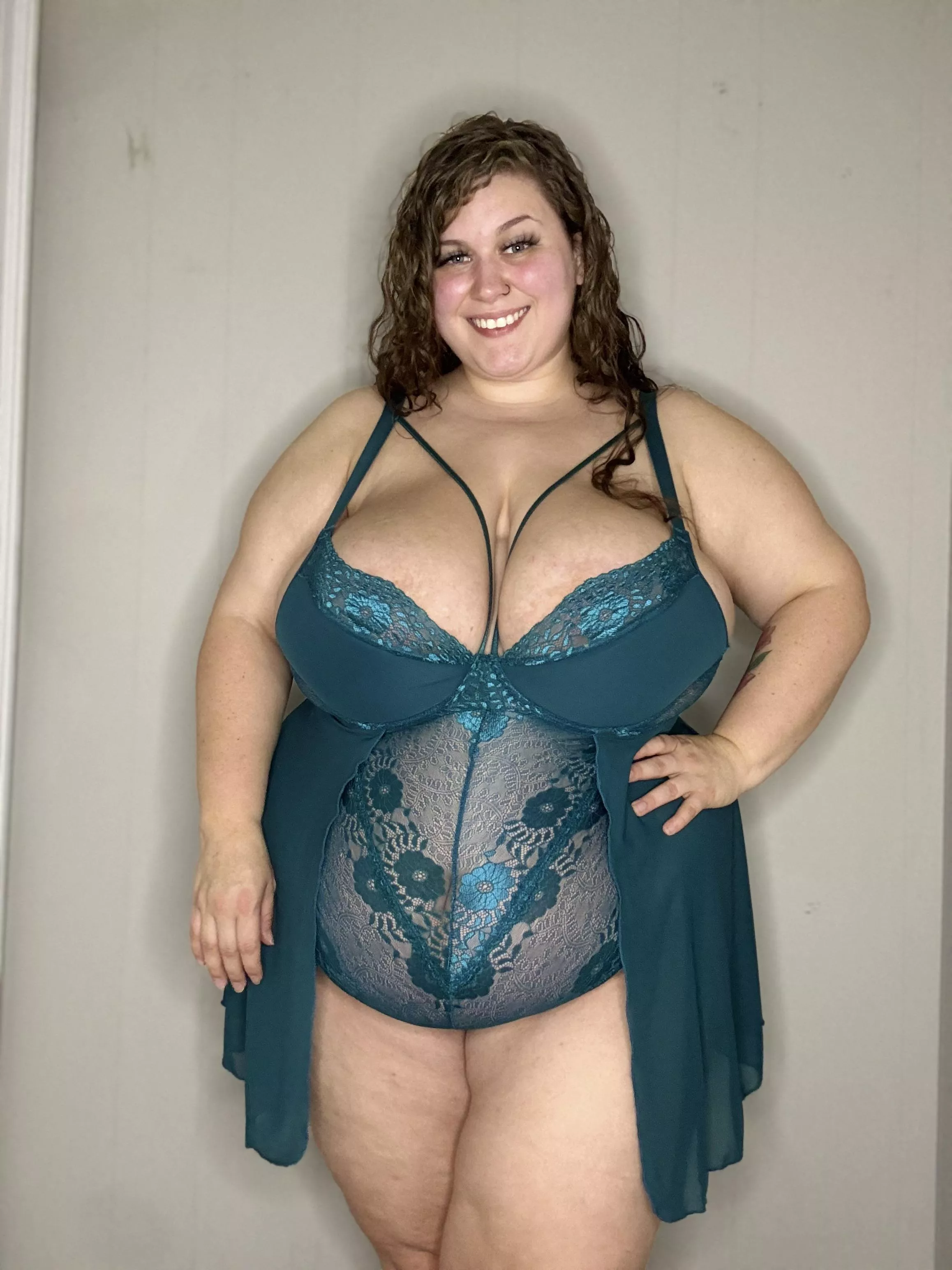 I’m available for cam calls! Let’s have some fun! Telegram - lunastarr89 | discord/kik- goddessluna56