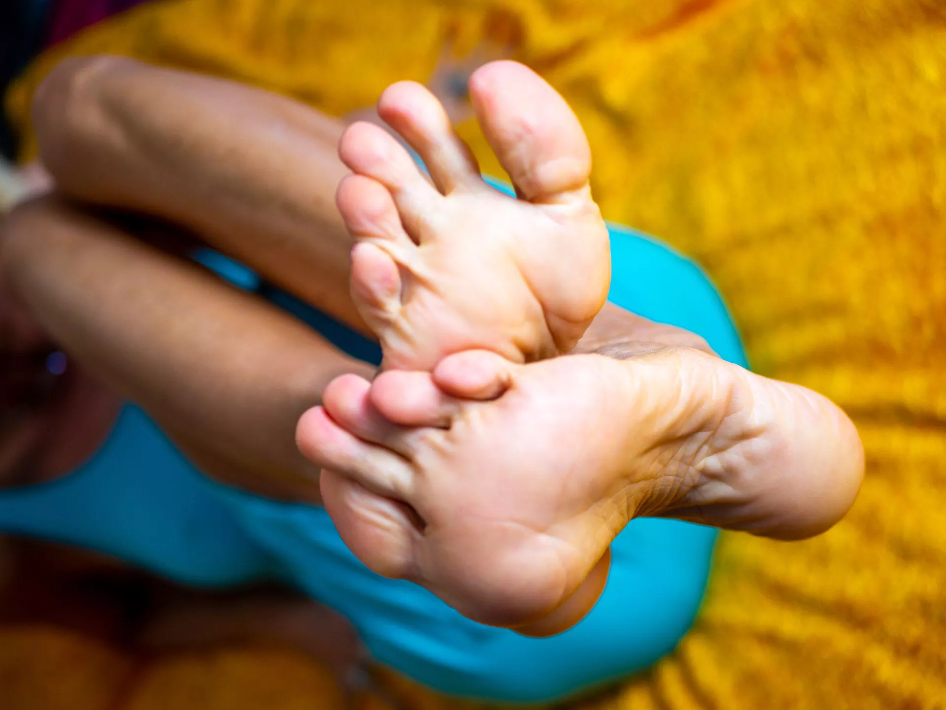 Imagining Moana descending, barefoot on the ground