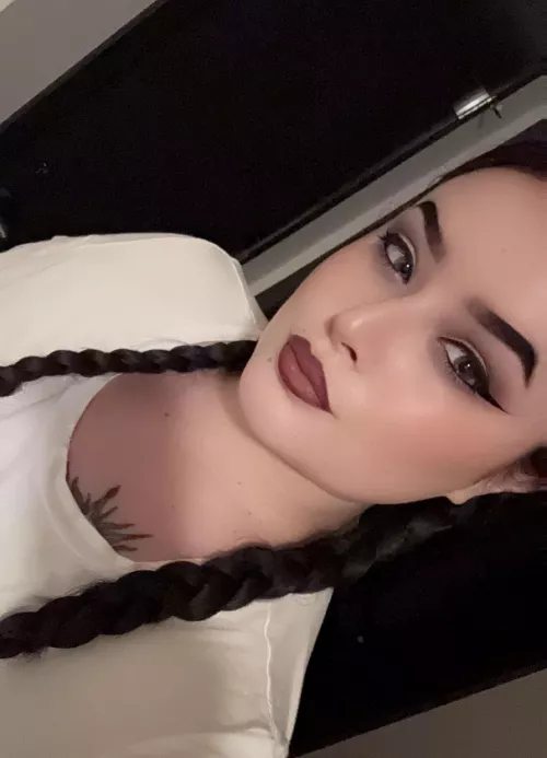 it’s a start to a new week and that means your loser tax is DUE💁🏻‍♀️🐷💸