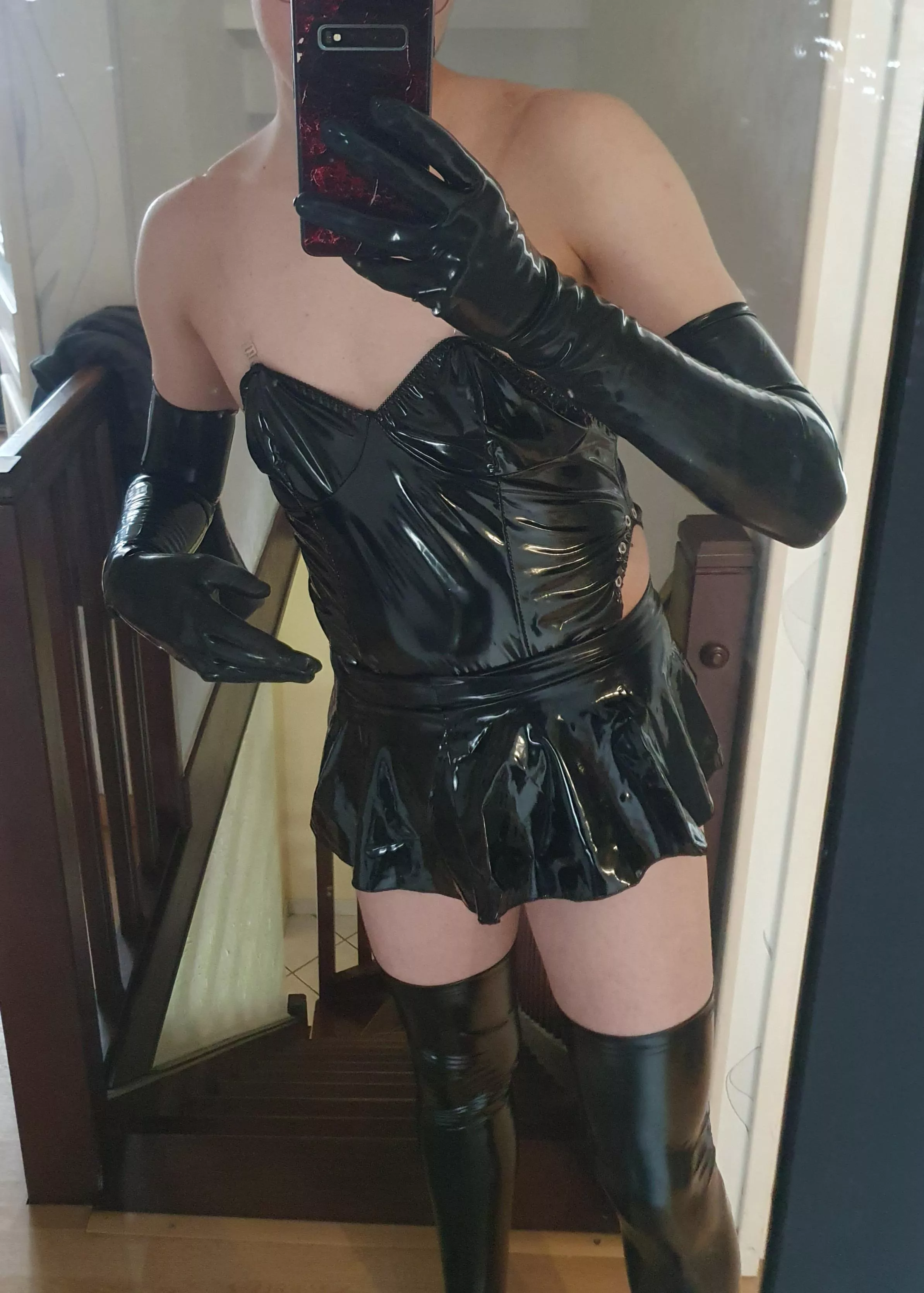 J adore ces gants en latex ^^