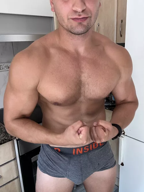 Just looking big after gym 