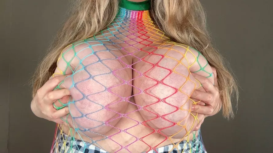 Massive heavy pale ghosties enough to grab your attention?