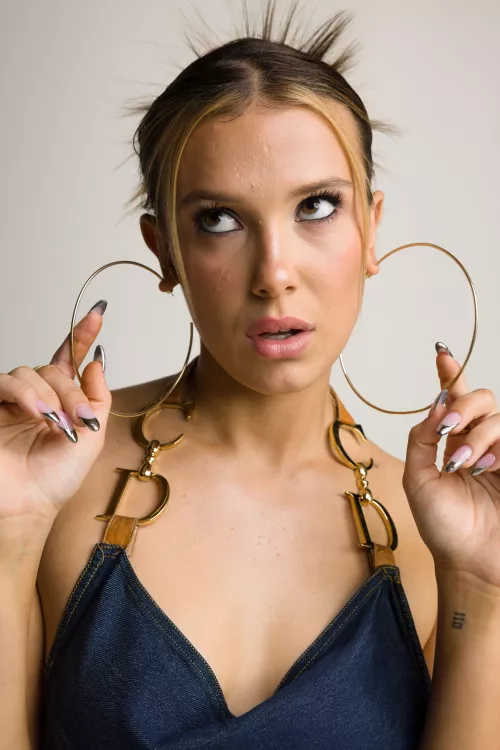 Millie loves massive hoops