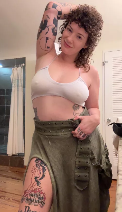 Mommy’s ready to make a leaking mess out of you ❤️‍🔥 Available now 💦 [sext] [cam] VIP [rate] spit [fet] squirt [vid] sweat [pic] 