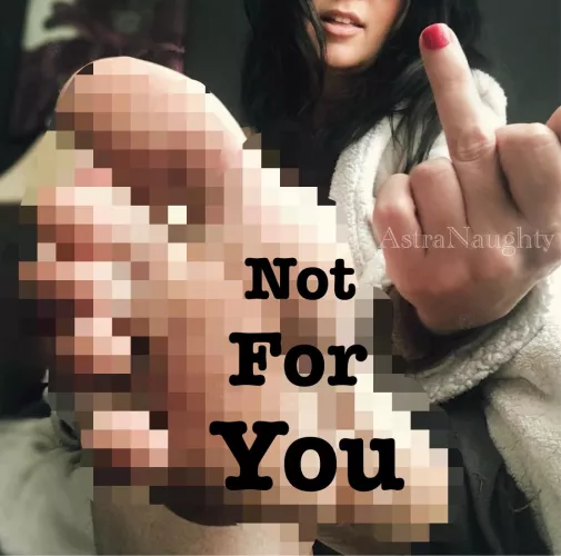 Nothing more pathetic than simping for pixels [feet]