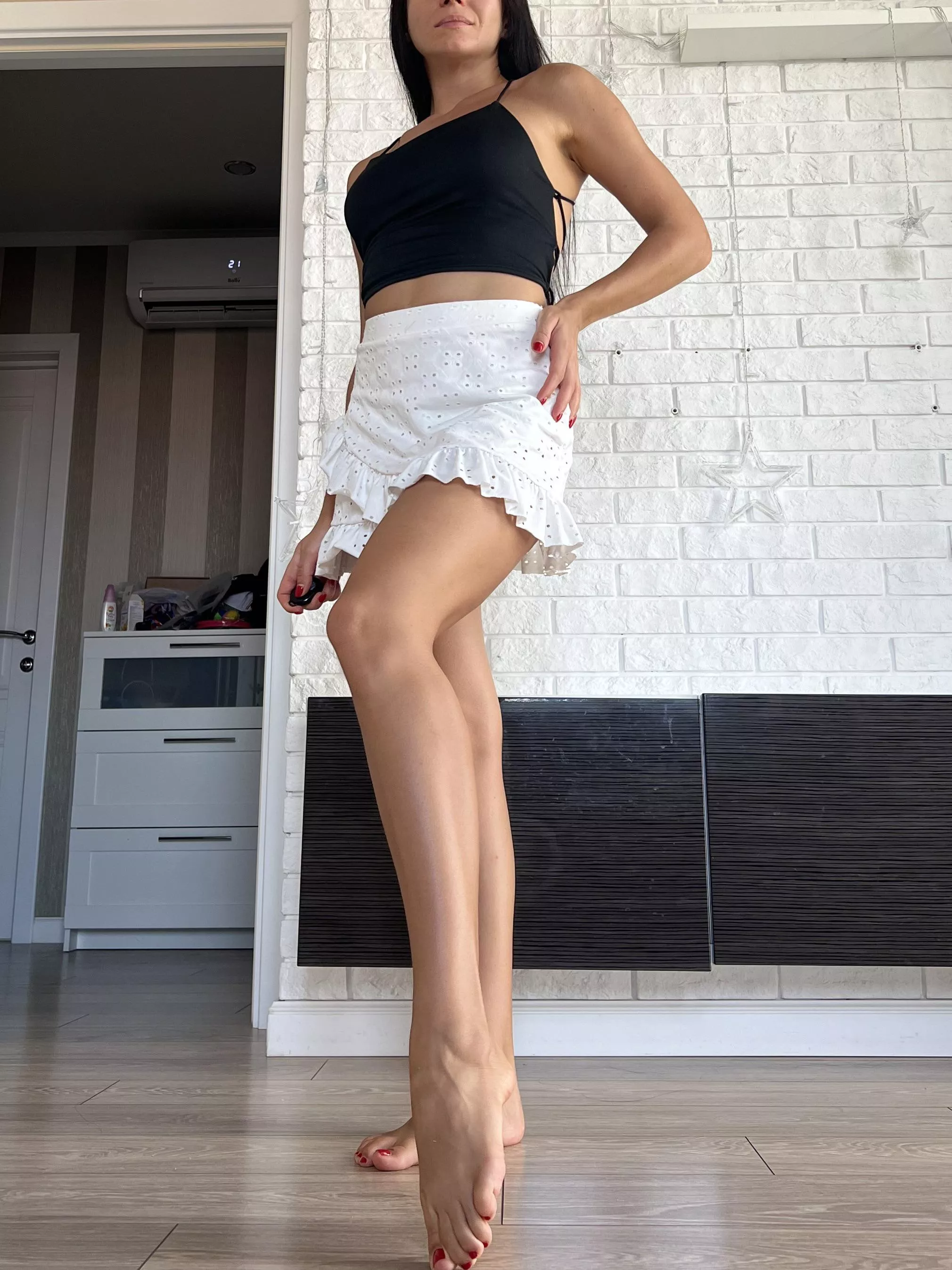 [SELLING] Experienced domme & [fet]ish Queen. Beautiful, classy and with very dark side to satisfy you. Live [SEXT] [CAM] [GFE] [CUSTOM]S, 400+ premade [VID]S. I show my face. High quality content. My MENU and CONTACTS in pinned post