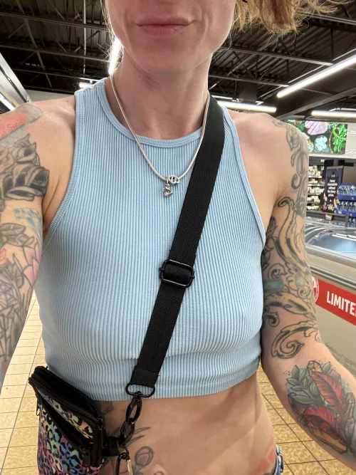 Shopping at Aldi today. Hi. 