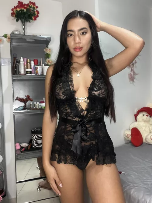 Super hot Latina that wants to be dated