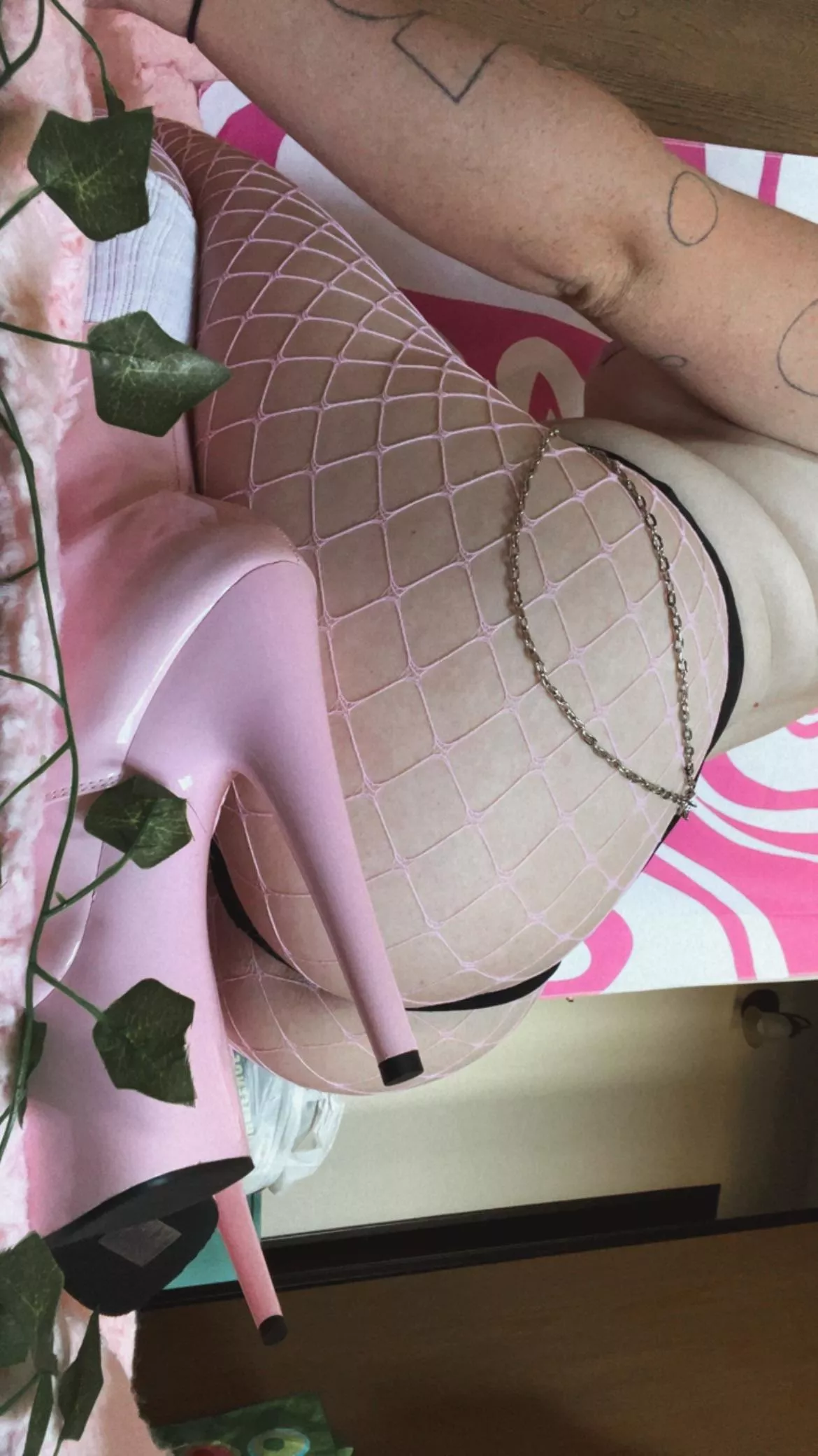 took some artsy spicy pics today 🤍 F25