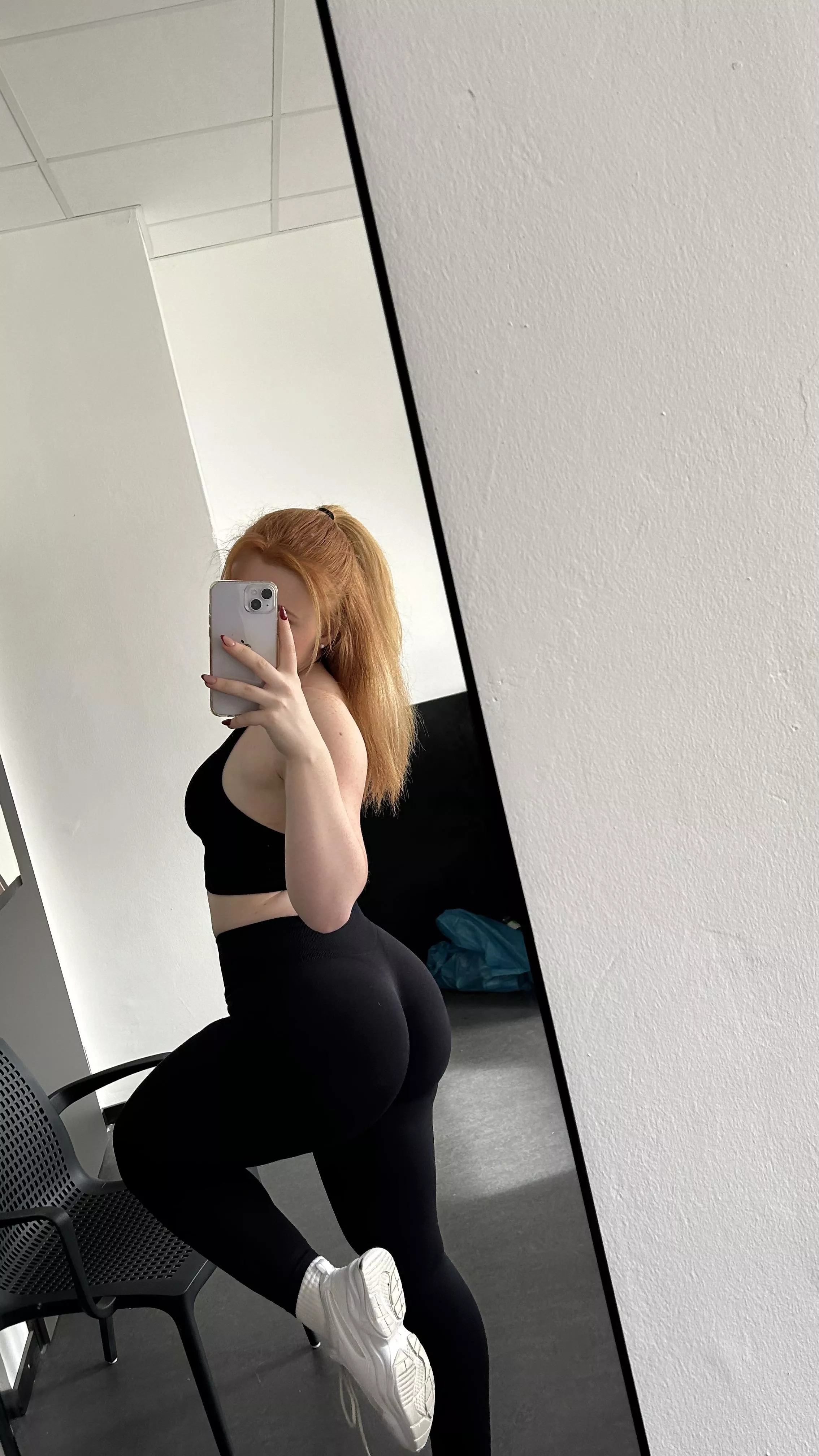 What does your brain say when you see this ass in the gym?