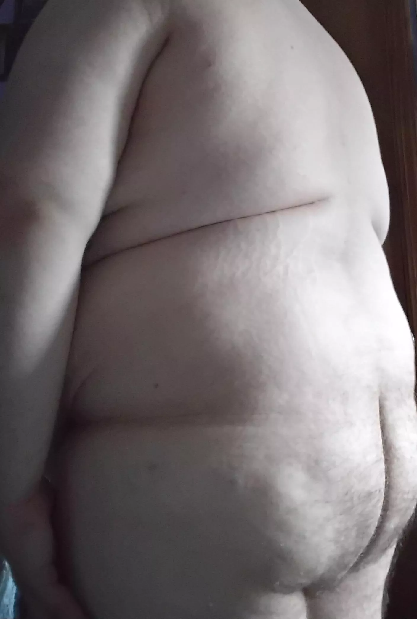 Would you want me as a roommate eventhough i walk around the aparment naked?