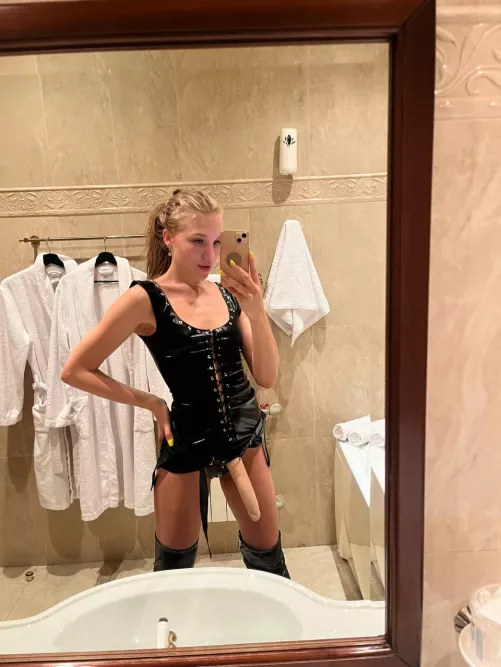 You wanna suck or fuck
