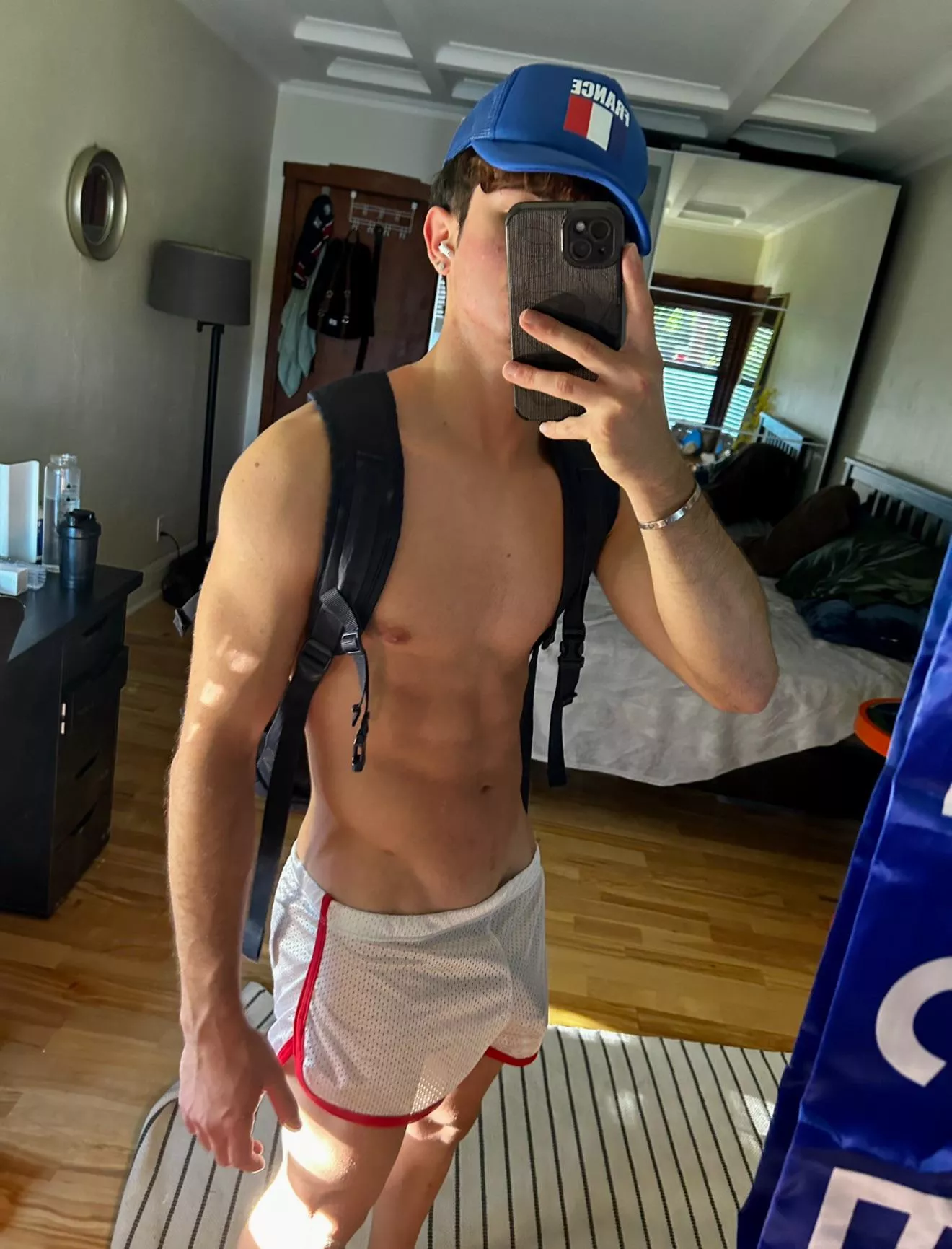 [20] Am I your type of guy?