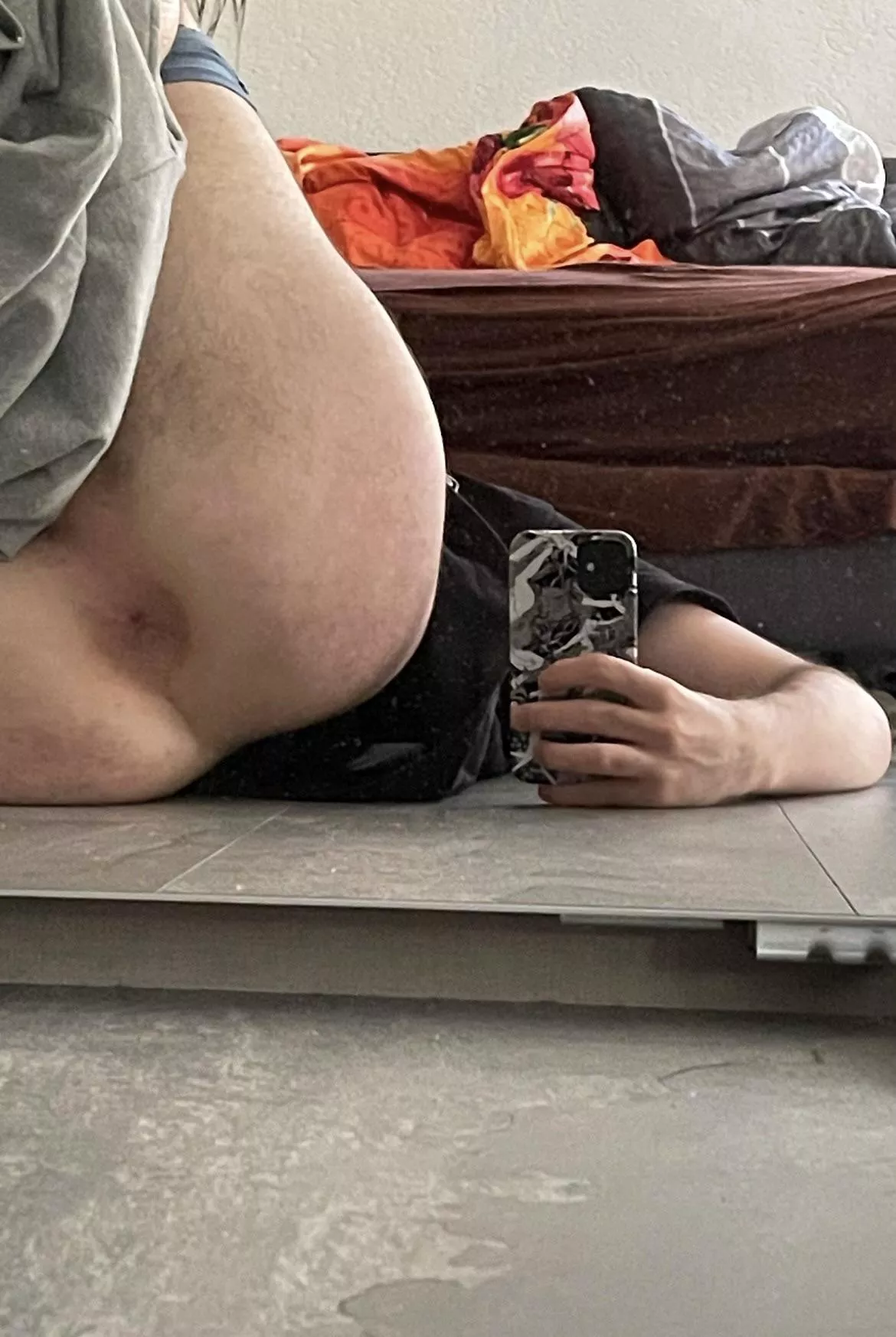 [20] direkt auf dem Boden oder lieber im Bett? ;) 