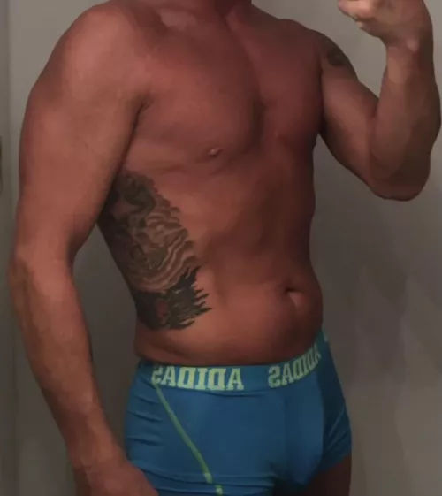 Any couples of females wanna play ? 